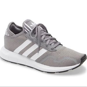 Adidas Original Essential Sneakers